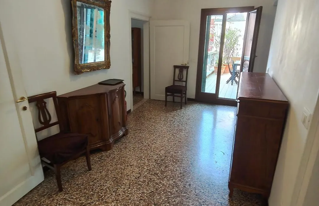 Guesthost - Del Remer Apartment - 5Mins From San Marco Sq-1